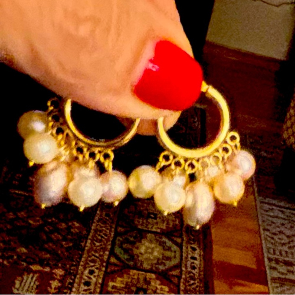14k gold and pearl hoop earrings